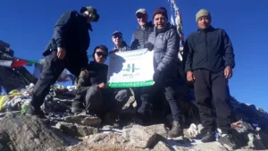 Group at Lauribina Pass
